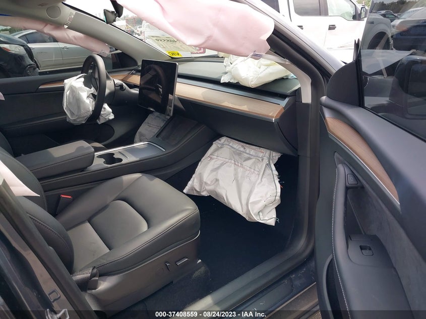 VIN 7SAYGAEE6PF610895 2023 TESLA MODEL Y LONG RANGE