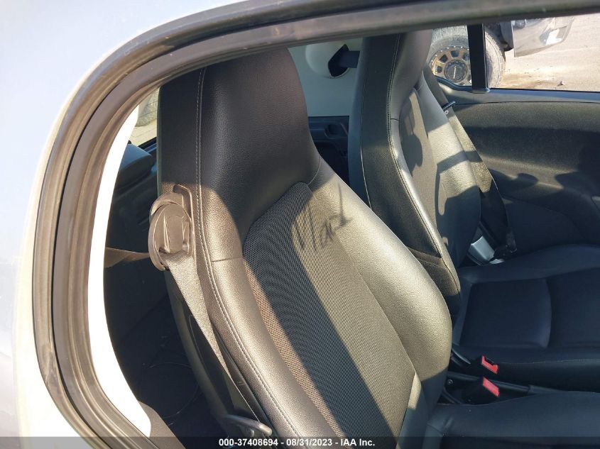 2015 SMART FORTWO PASSION/PURE - WMEEJ3BA3FK806682