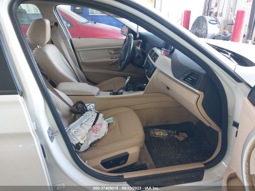 2014 BMW 3 SERIES 320I XDRIVE - WBA3C3G53ENS71732