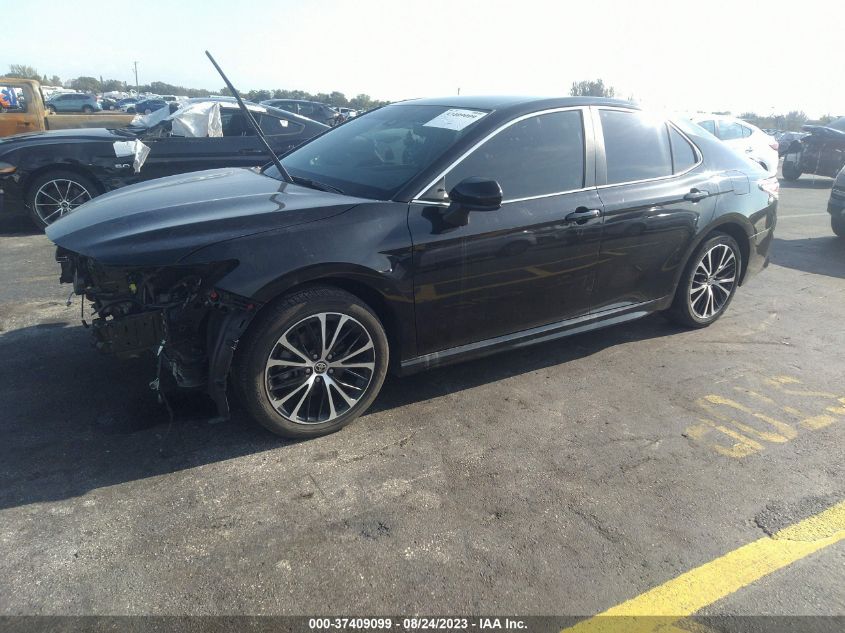 4T1G11AK6LU504448 Toyota Camry SE 2