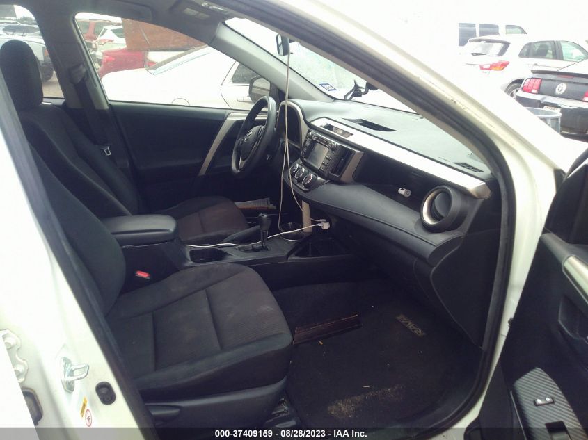 2015 TOYOTA RAV4 LE - JTMZFREV8FJ050291