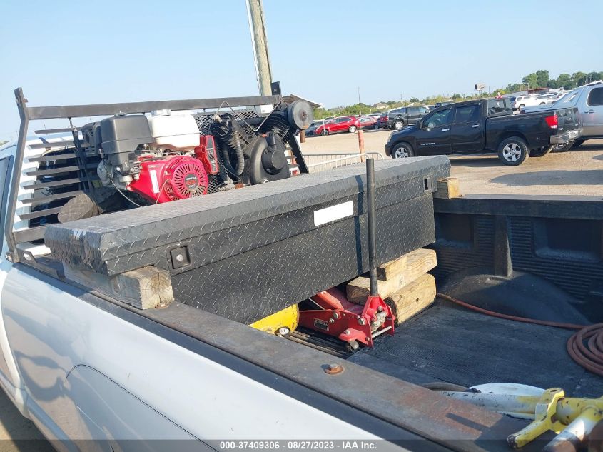 2017 NISSAN TITAN SV - 1N6AA1R7XHN535212