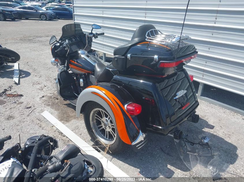 2015 HARLEY-DAVIDSON FLHTCUTG TRI GLIDE ULTRA 1HD1MAL13FB857007