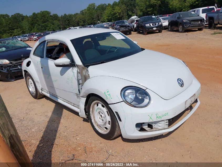 2015 VOLKSWAGEN BEETLE COUPE 1.8T CLASSIC - 3VWF17AT5FM655301