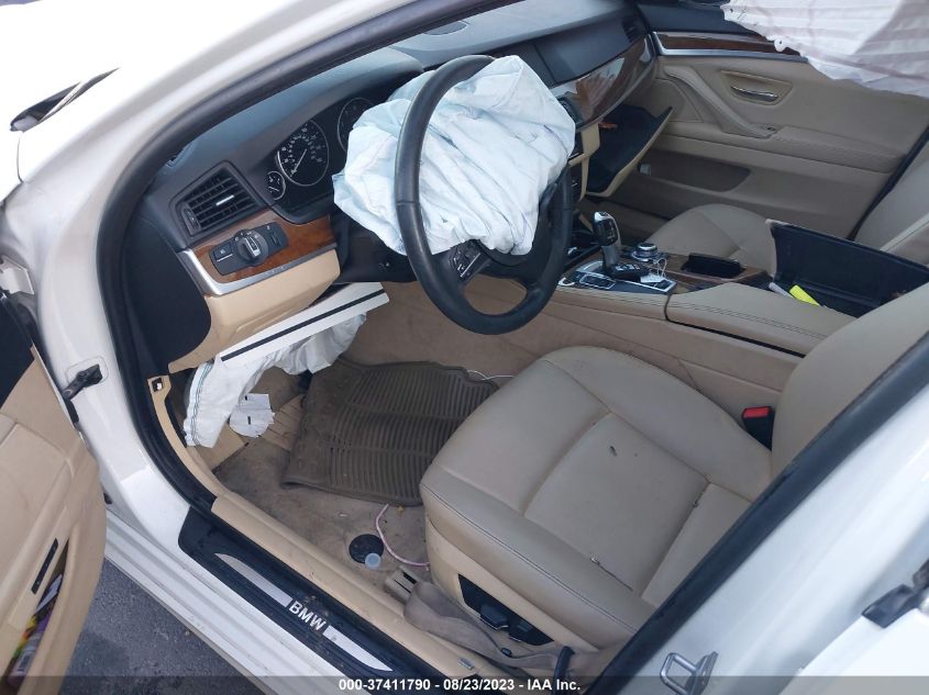 2013 BMW 5 SERIES 528I - WBAXG5C5XDD233541