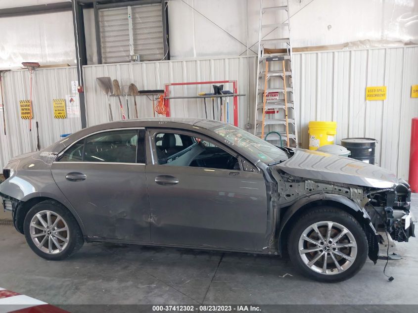 2019 MERCEDES-BENZ A 220 WDD3G4EB1KW026235