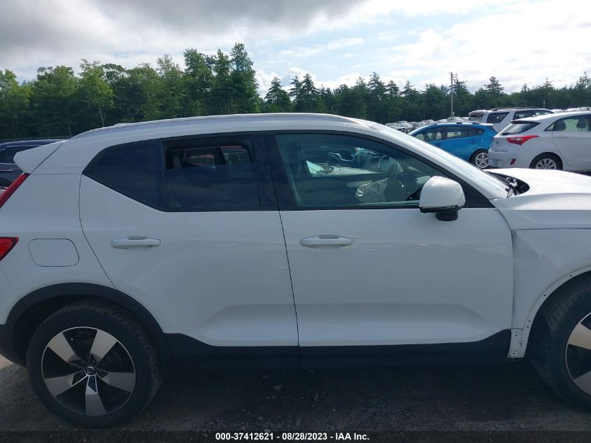 2020 VOLVO XC40 MOMENTUM YV4162UK5L2315652