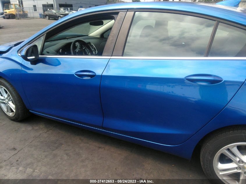 2018 CHEVROLET CRUZE LT - 1G1BE5SM0J7177012