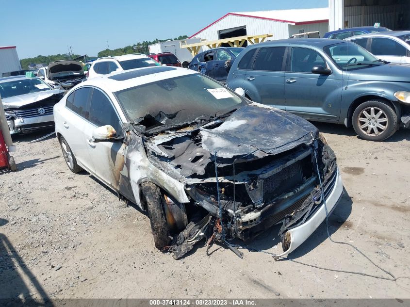 2014 VOLVO S60 T5 - YV1612FS0E2274641