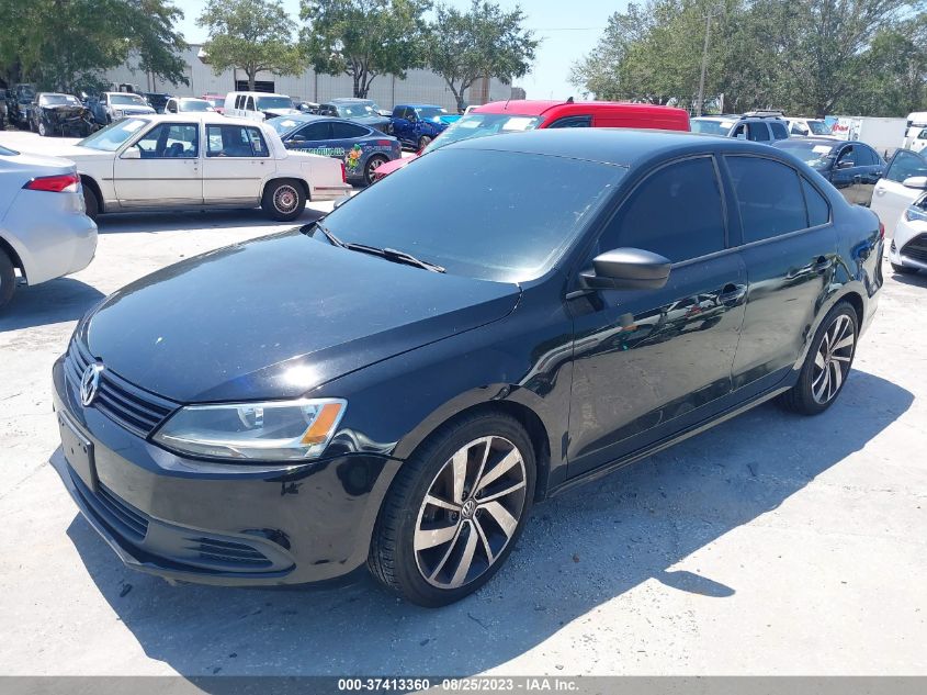 2014 VOLKSWAGEN JETTA SEDAN S - 3VW2K7AJ8EM381052