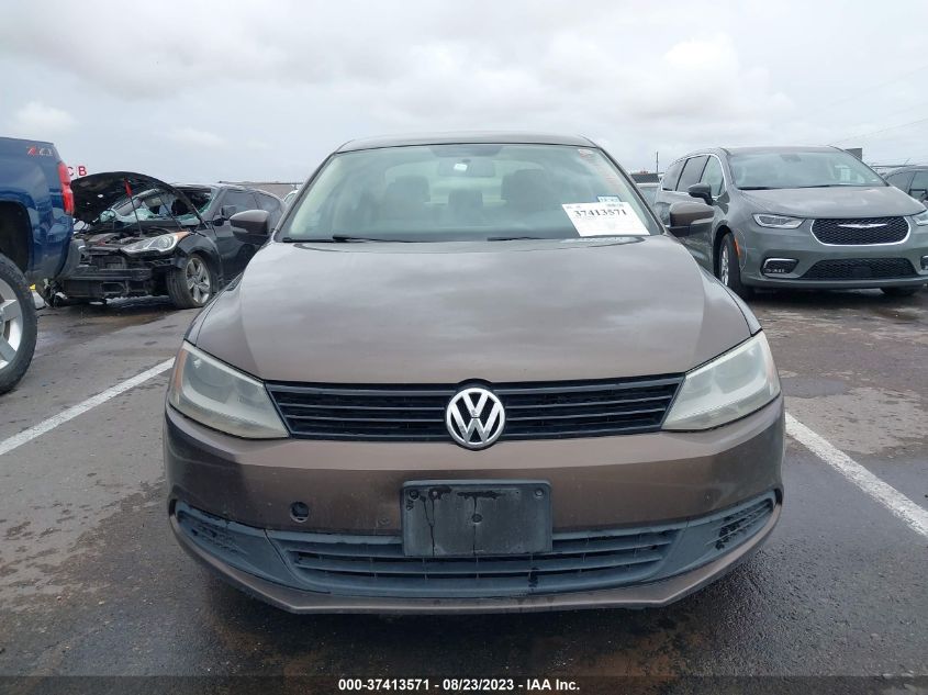 2014 VOLKSWAGEN JETTA SEDAN SE - 3VWD07AJ2EM226401