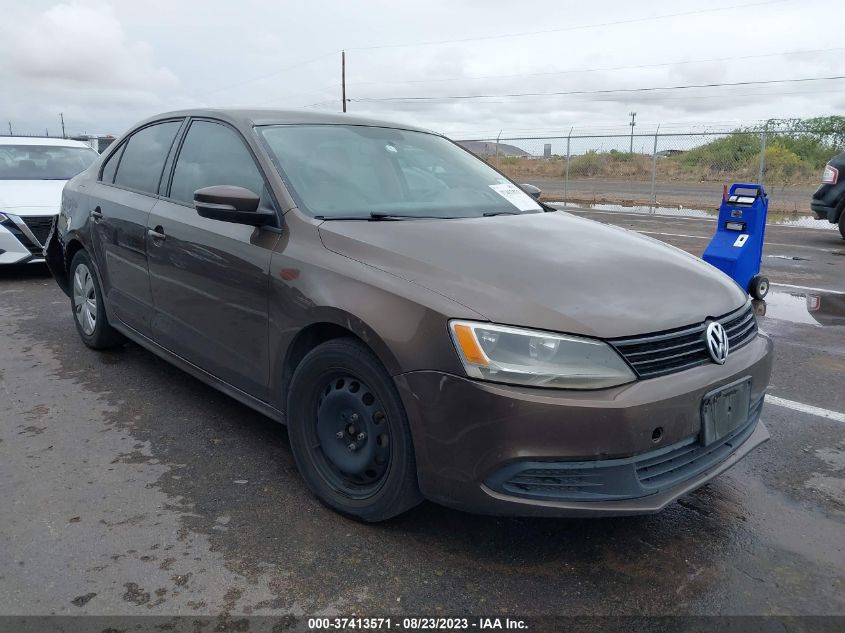 2014 VOLKSWAGEN JETTA SEDAN SE - 3VWD07AJ2EM226401