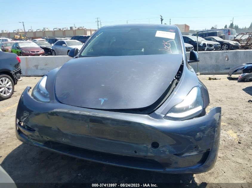 7SAYGAEE2NF341470 Tesla Model Y  10