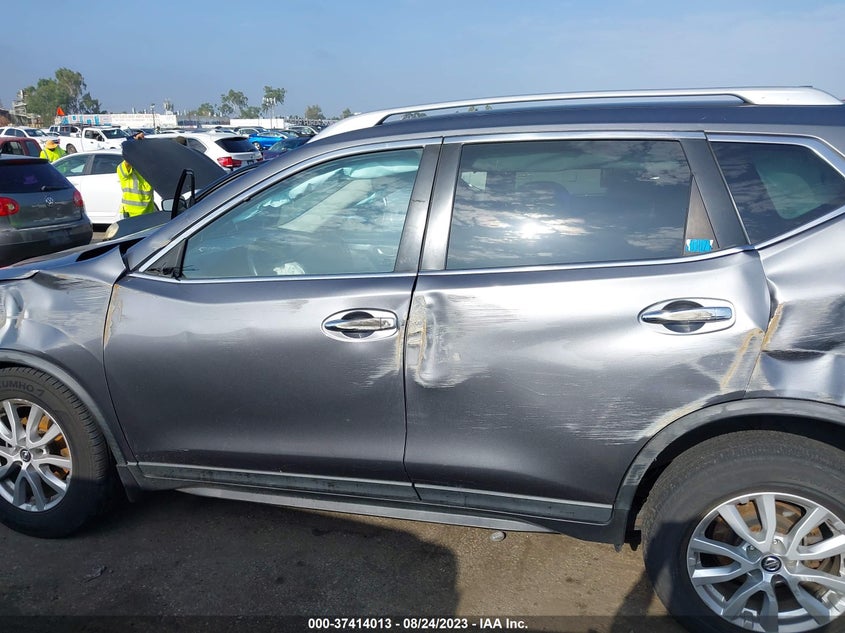 VIN KNMAT2MV5JP615343 2018 NISSAN ROGUE SV