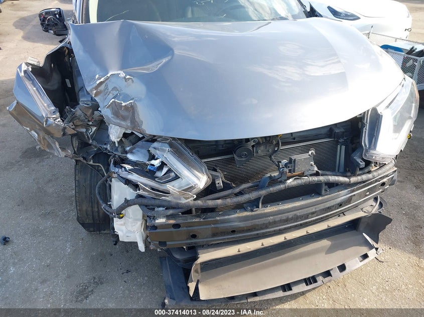 VIN KNMAT2MV5JP615343 2018 NISSAN ROGUE SV