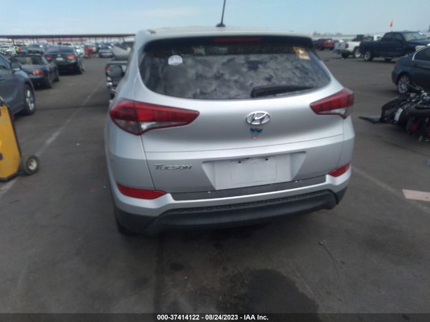 2017 HYUNDAI TUCSON SE - KM8J23A49HU570015