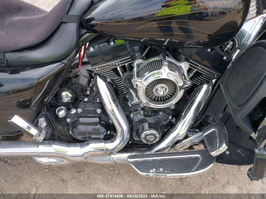 2015 HARLEY-DAVIDSON FLHXSE CVO STREET GLIDE - 1HD1PXN16FB955956