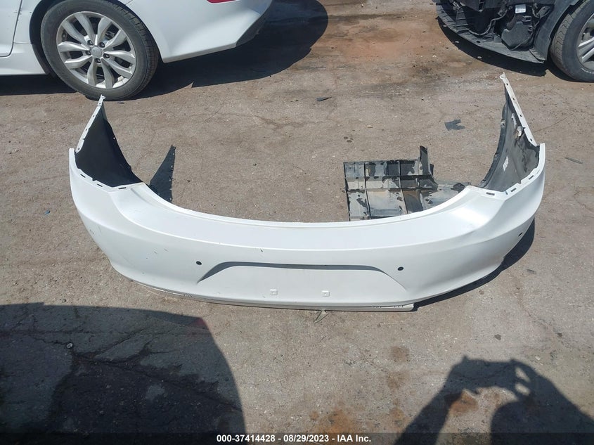 VIN 1G4ZP5SZ0JU128577 2018 BUICK LACROSSE ESSENCE