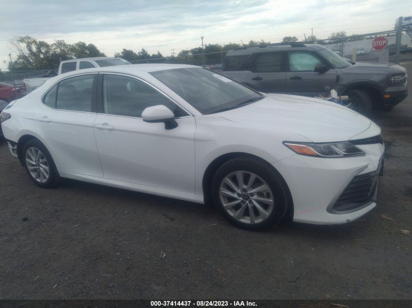 2022 TOYOTA CAMRY LE - 4T1C11AK2NU076816