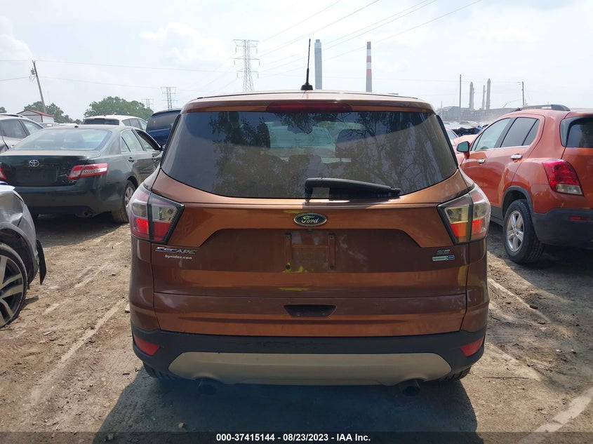 VIN 1FMCU9GD8HUA58985 2017 FORD ESCAPE SE