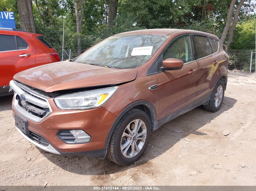 VIN 1FMCU9GD8HUA58985 2017 FORD ESCAPE SE