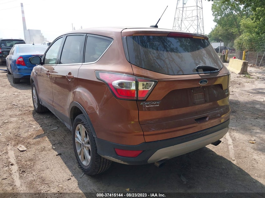 VIN 1FMCU9GD8HUA58985 2017 FORD ESCAPE SE