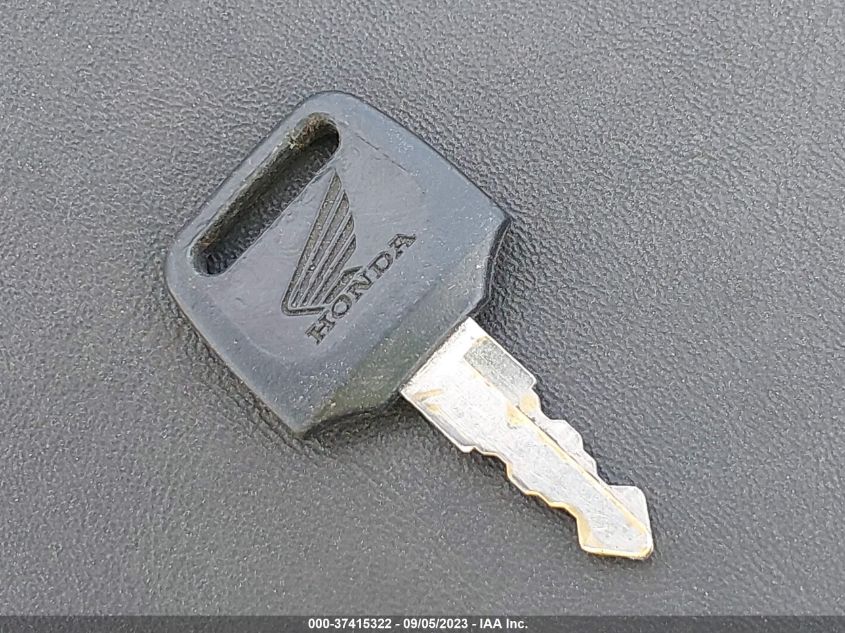 2000 HONDA VT750 CD2 - JH2RC4469YK301586