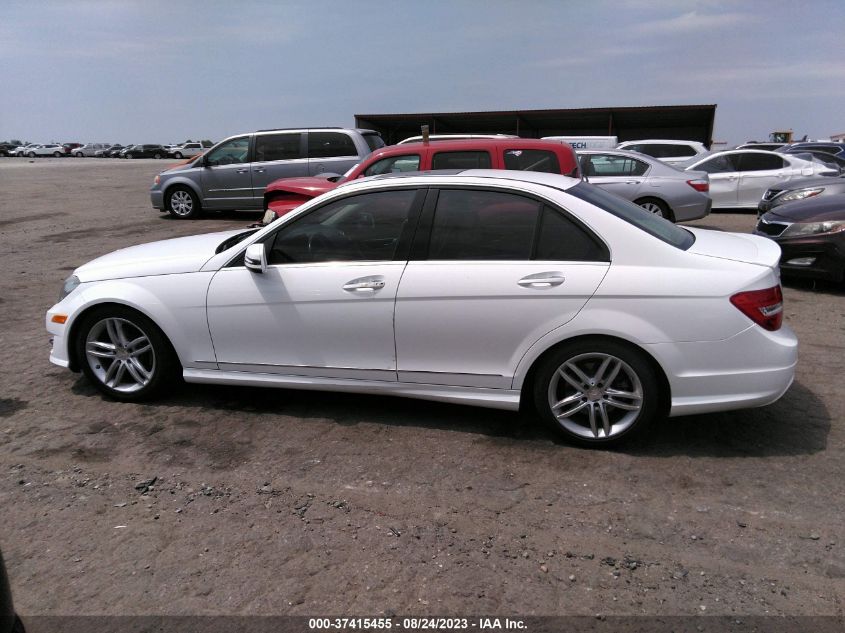 2014 MERCEDES-BENZ C-CLASS C 250 LUXURY - WDDGF4HB0EA949288