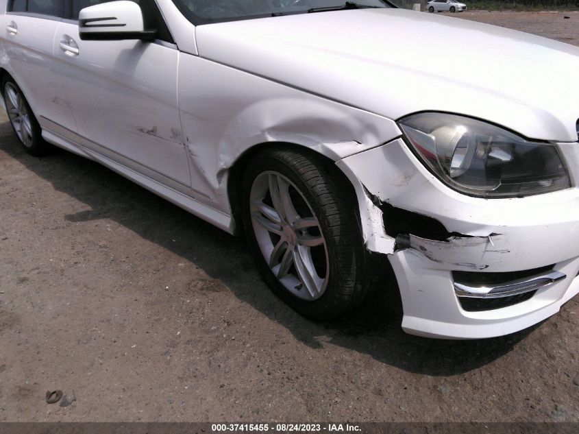 2014 MERCEDES-BENZ C-CLASS C 250 LUXURY - WDDGF4HB0EA949288