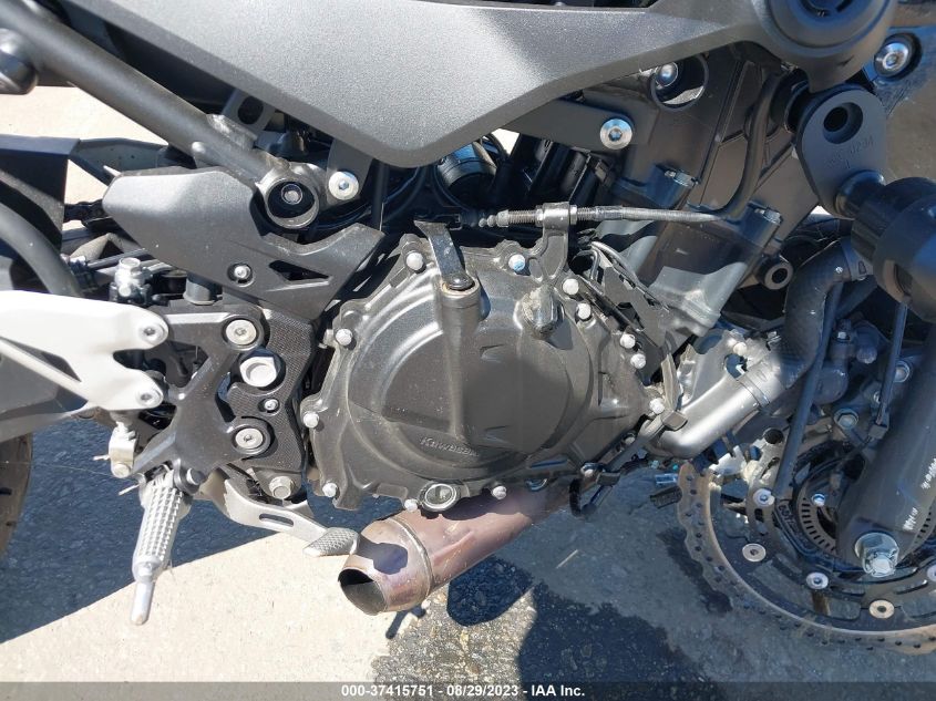 VIN JKAERKD11PDAR7347 2023 KAWASAKI ER400 D