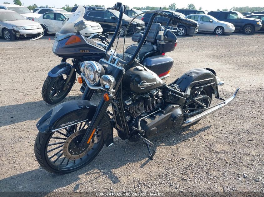 2019 HARLEY-DAVIDSON FLHCS 1HD1YBK26KB038040