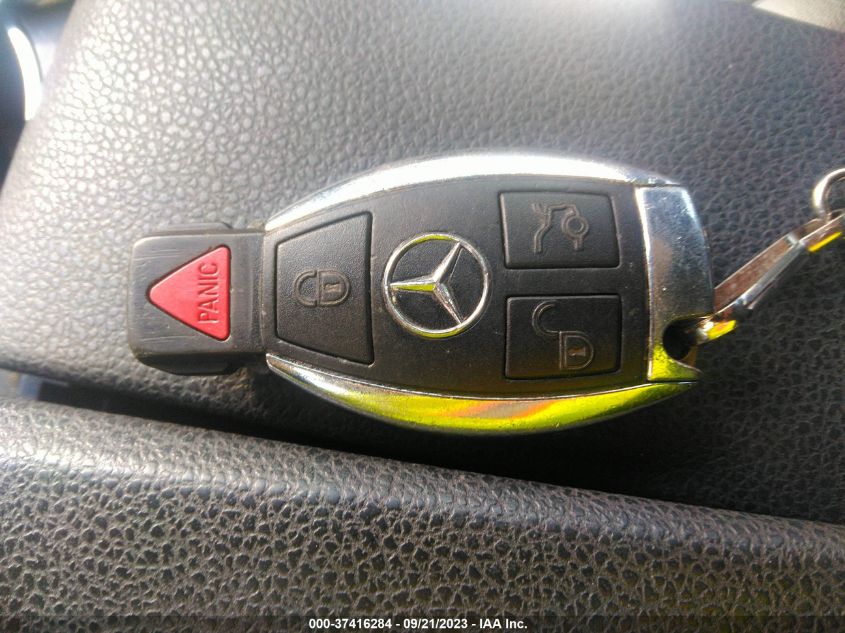 2013 MERCEDES-BENZ C 250 SPORT/LUXURY - WDDGF4HB8DR245906