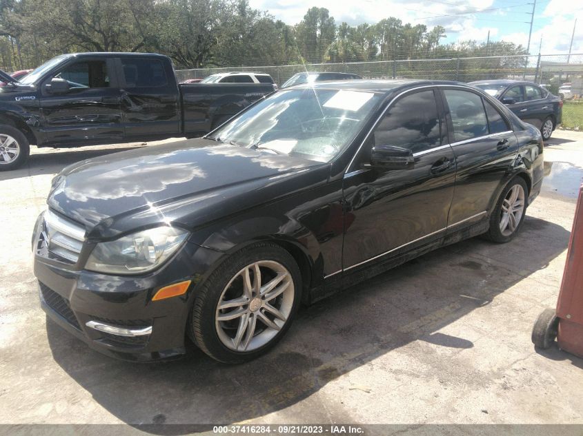 2013 MERCEDES-BENZ C 250 SPORT/LUXURY - WDDGF4HB8DR245906
