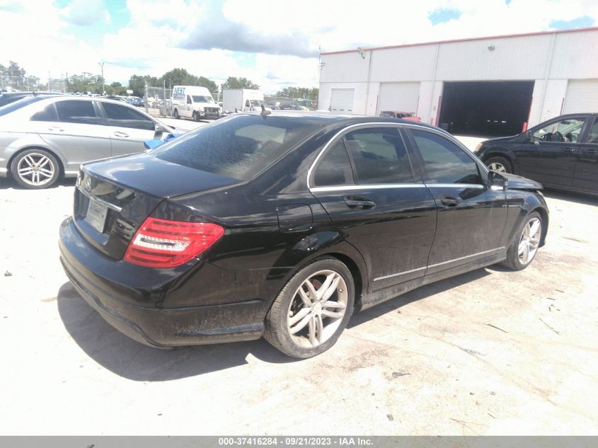 2013 MERCEDES-BENZ C 250 SPORT/LUXURY - WDDGF4HB8DR245906