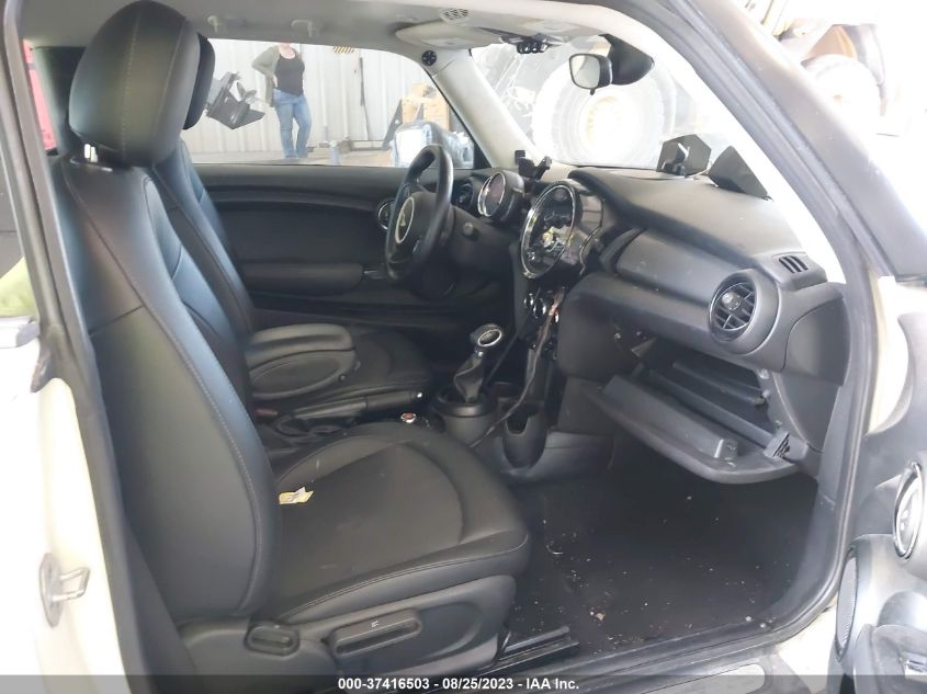 2018 MINI HARDTOP 2 DOOR COOPER/OXFORD EDITION WMWXP5C5XJ2G61930