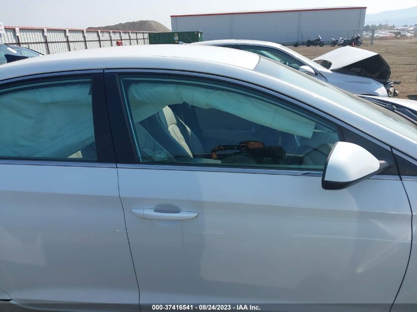 2016 HYUNDAI SONATA 2.4L SE - 5NPE24AFXGH332681