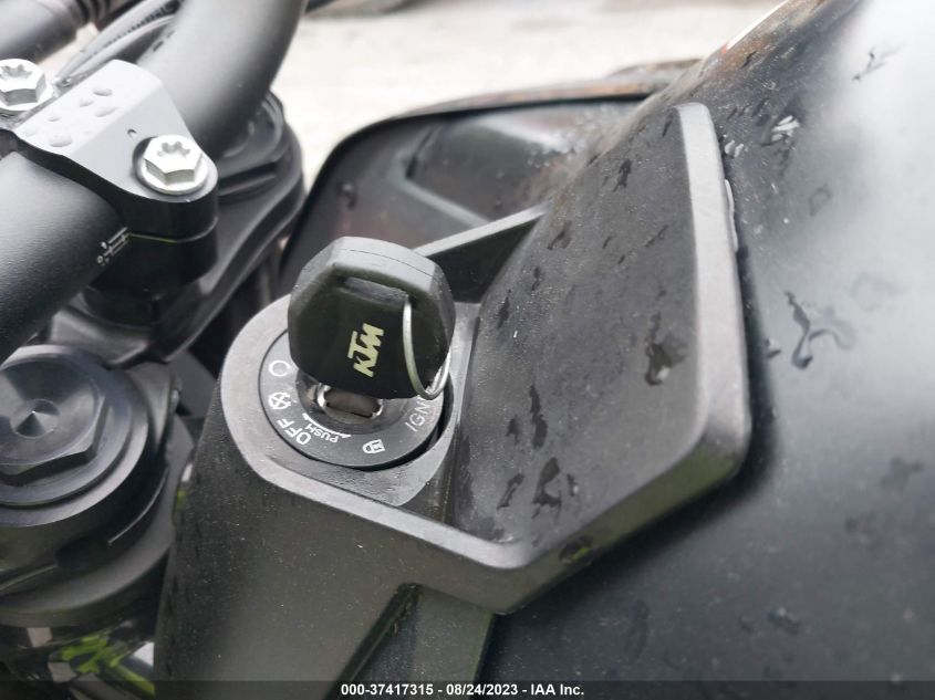 2021 KTM 890 DUKE R VBKTU9400MM812122