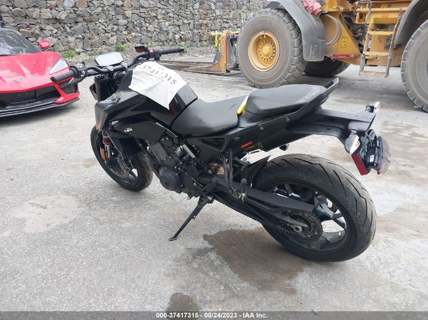 2021 KTM 890 DUKE R VBKTU9400MM812122