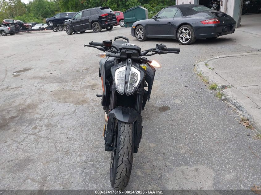 2021 KTM 890 DUKE R VBKTU9400MM812122