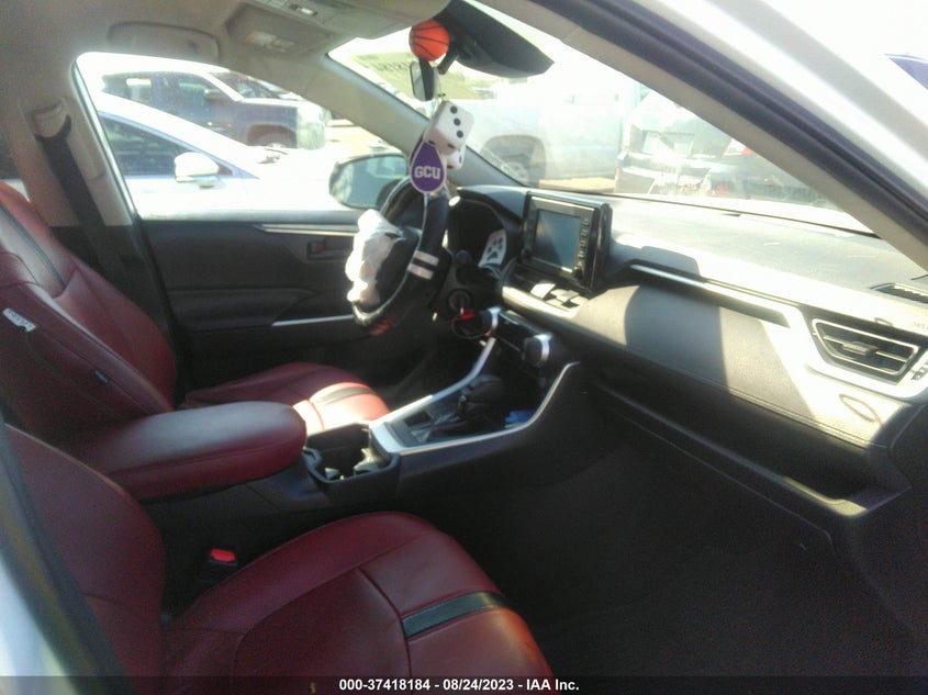 VIN 2T3F1RFV7KW010358 2019 TOYOTA RAV4 LE