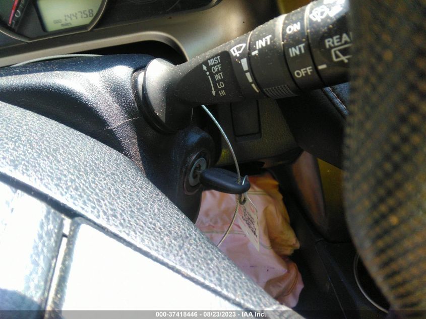 2015 TOYOTA RAV4 XLE - JTMWFREV5FD079491