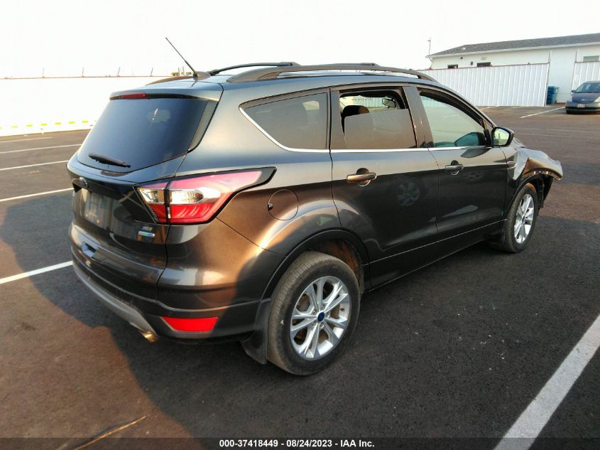 VIN 1FMCU9GD3HUC81015 2017 FORD ESCAPE SE