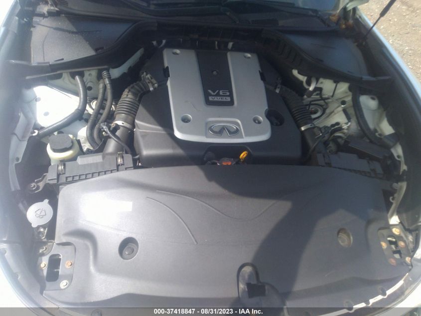 2015 INFINITI Q70 JN1BY1AR1FM562238