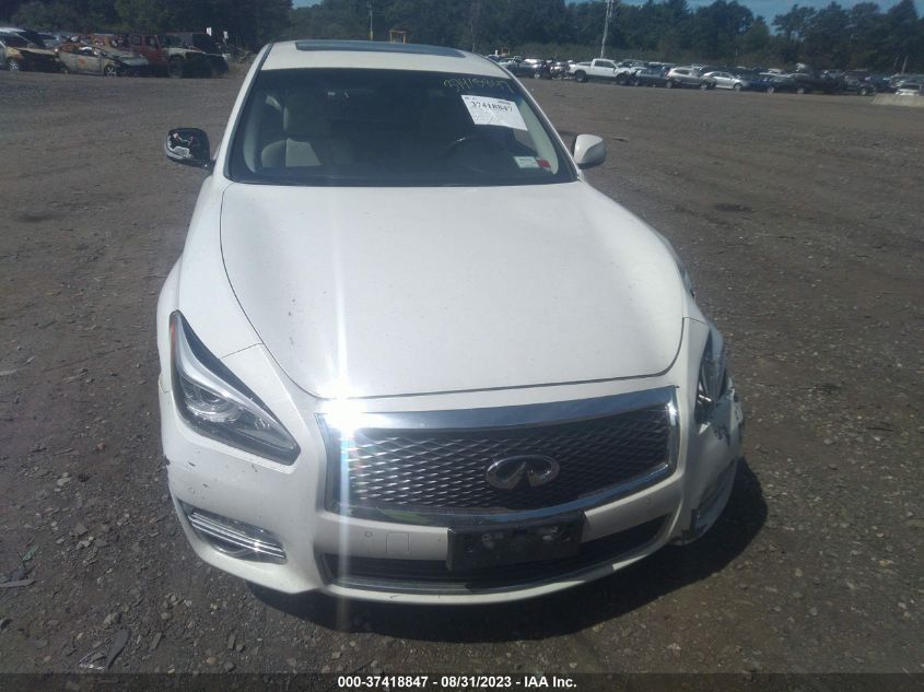 2015 INFINITI Q70 JN1BY1AR1FM562238