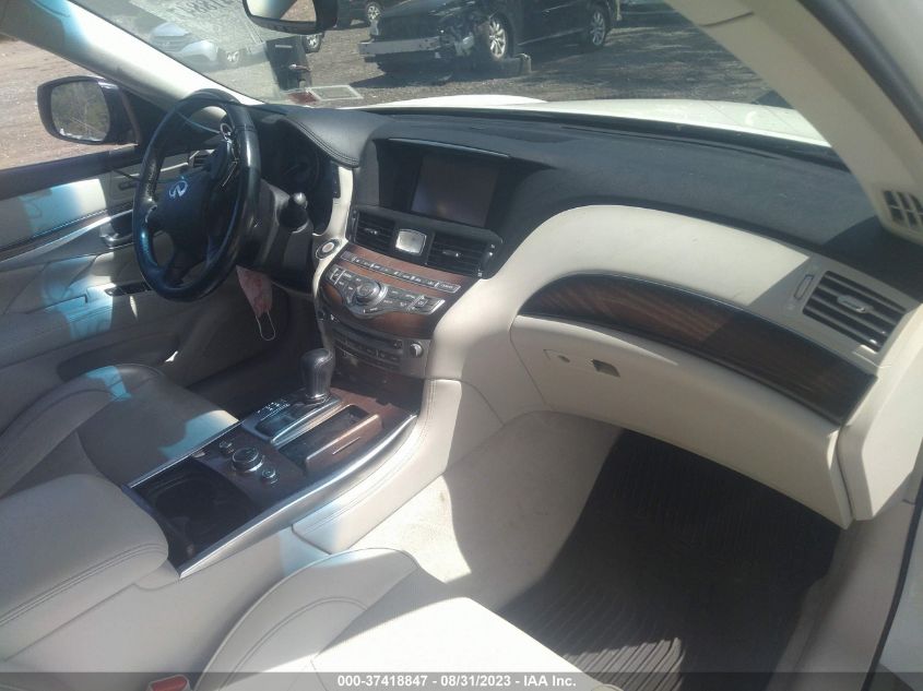 2015 INFINITI Q70 JN1BY1AR1FM562238