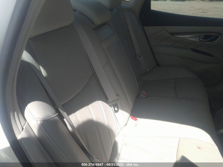 2015 INFINITI Q70 JN1BY1AR1FM562238