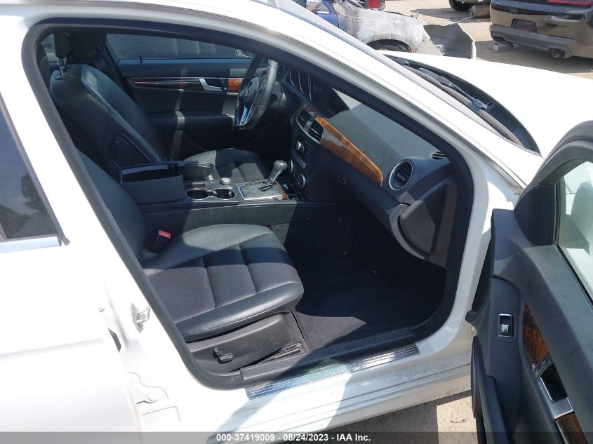 2014 MERCEDES-BENZ C-CLASS C 250 - WDDGF4HB1EA956086