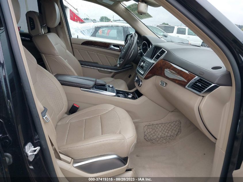 2015 MERCEDES-BENZ GL-CLASS GL 550 4JGDF7DE2FA528555