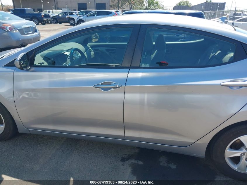 2015 HYUNDAI ELANTRA SE - 5NPDH4AE8FH557004