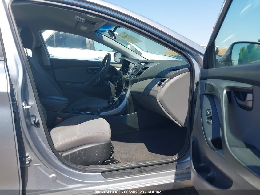 2015 HYUNDAI ELANTRA SE - 5NPDH4AE8FH557004